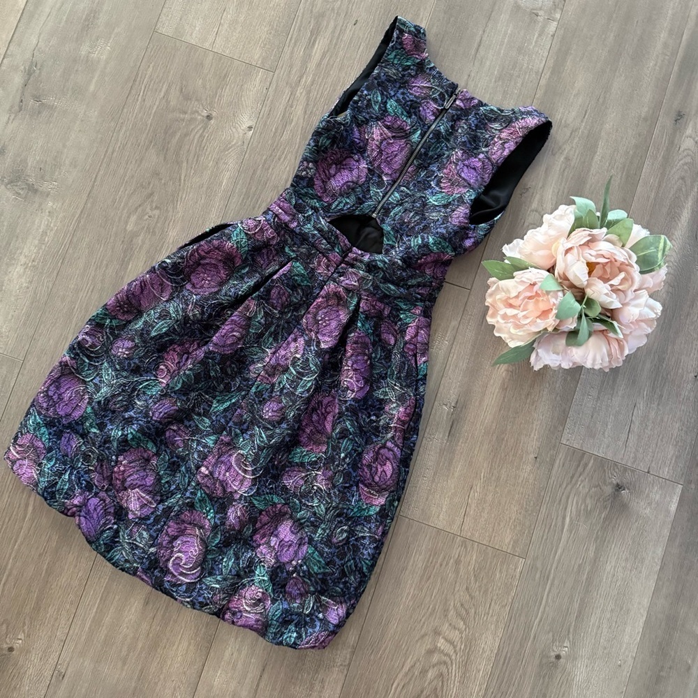 New‎ Nicole Miller Purple Floral Shimmer Textured Dress - Picture 5 of 6